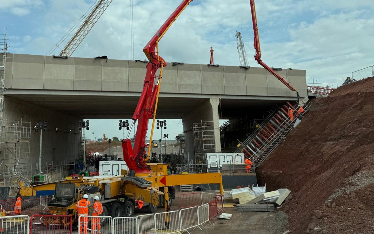HS2 A46 Förbifartsbro Installation 1