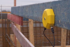 concrete-temp-monitoring-device-on-site